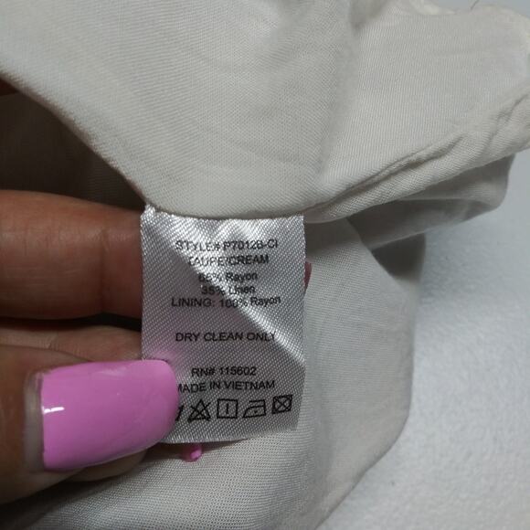 Lush Striped Taupe Cream Linen Casual Shorts Beach Vacation Size Small - Picture 6 of 6